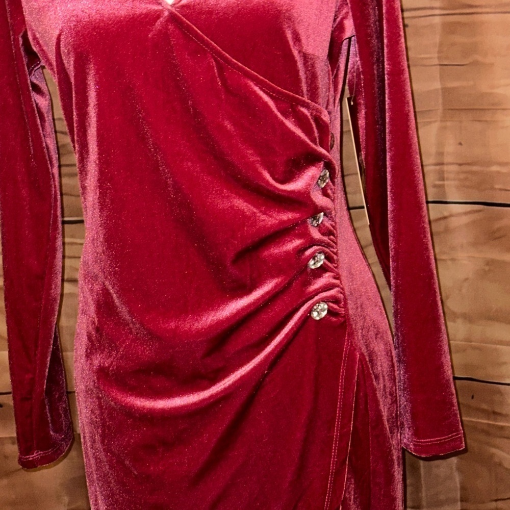 Pink velvet long sleeve dress - Picture 2 of 2